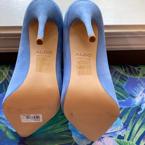 High Heels - Picture 3 of 3